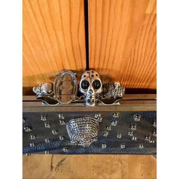 Knuckle clutch bag, skulls, black (6200) Read - Picture 3 of 5